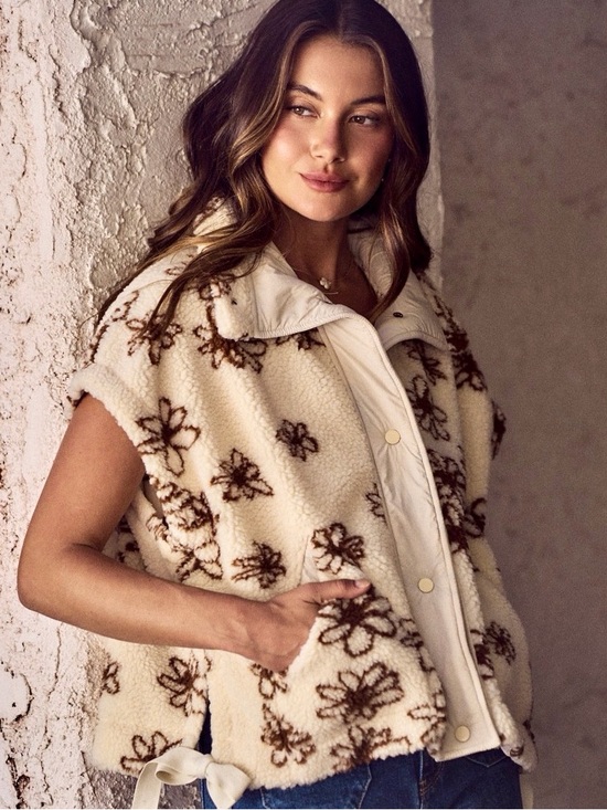 So Me Jackets & Blazers - 🌼 SO ME Flower Sherpa Fur Oversized Sleeveless Vest Jacket- Brown